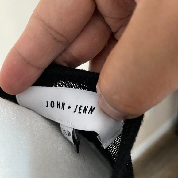 NWT John + Jenn Black Linen Blend Top - Picture 5 of 7